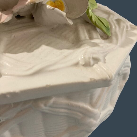 Ethan Allen Italian Ceramic Floral Trinket Box With Pink Flowers - Picture 9 of 10